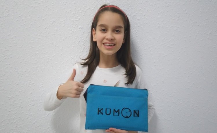 Sara es alumna avanzada en los tres programas de Kumon.